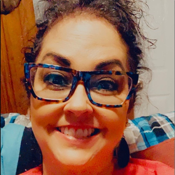 Meet your Posher, Kimberly - Picture 1 of 1